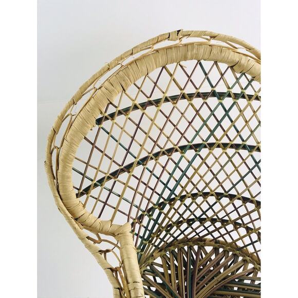 VTG Mini Peacock Rainbow Wicker Fan Back Rattan Chair 16” Doll Plant Stand Cotta - Picture 2 of 12